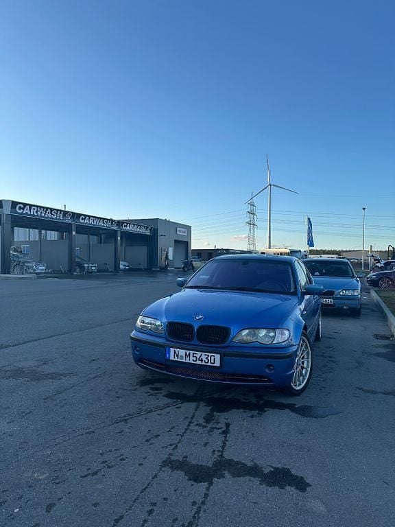Second-hand BMW 330 Performance 231 CP (169 kW) 2001 Albastru Berlinǎ
