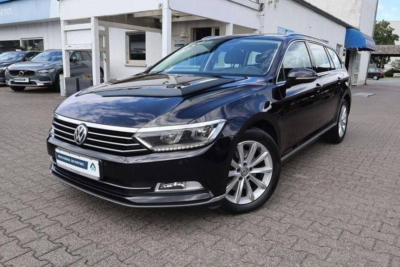 Deep black pearlescent Gebraucht 2018 VW Passat Highline Kombi | 12.990 € (Guter Preis) - Bild 1/3