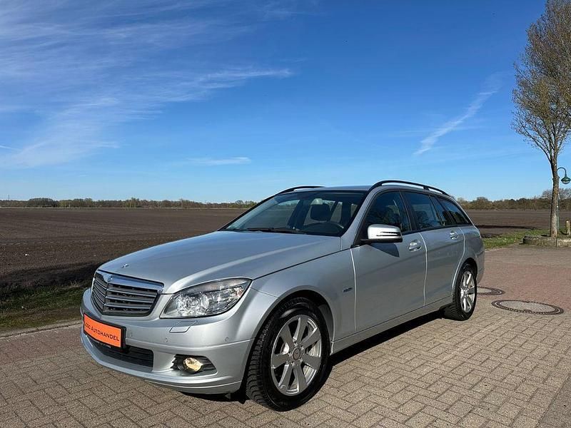 Gebraucht Mercedes C180 156 PS (114 kW) 2010 Silber Limousine