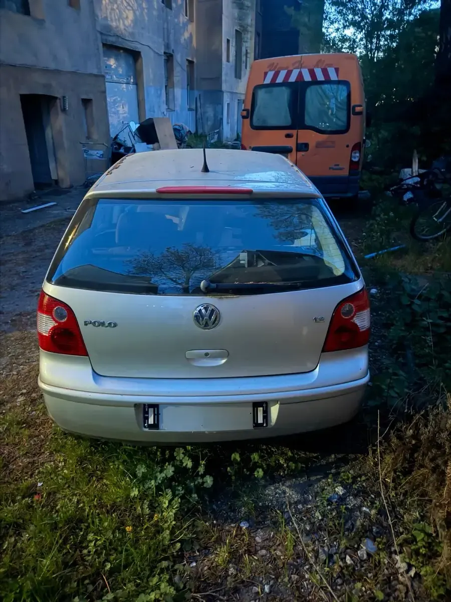 Second-hand VW Polo 70 CP (51 kW) 2003 Gri Hatchback