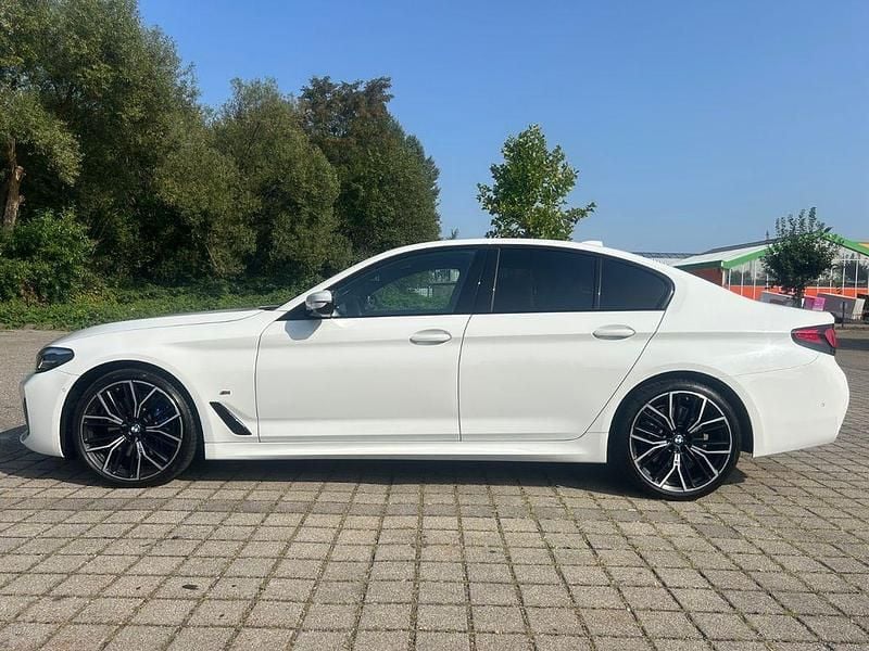 Weiß Gebraucht 2021 BMW 530 M Sport Limousine | 43.000 € (Etwas zu teuer) - Bild 1/4