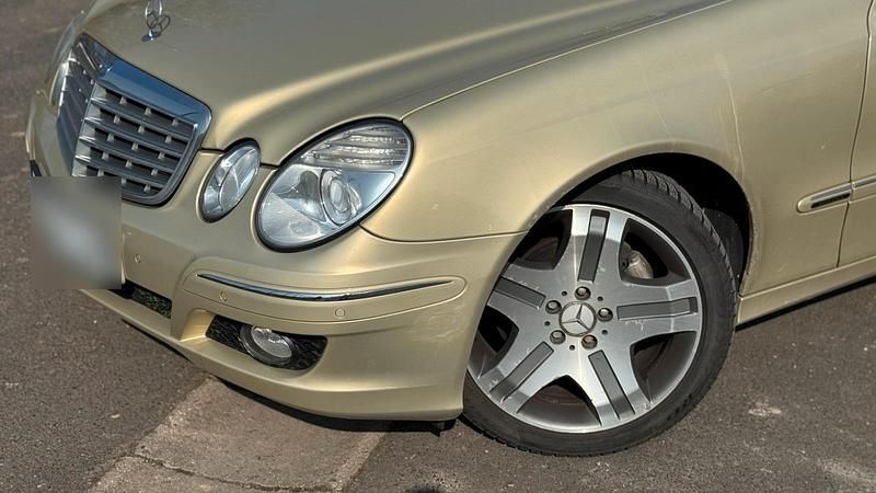 Usata Mercedes E280 224 CV (164 kW) 2006 Andere farben Berlina
