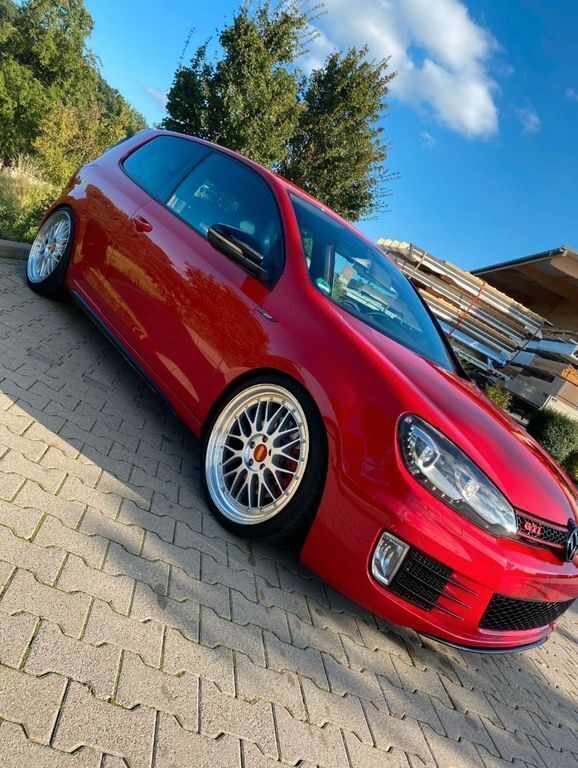 Rot Gebraucht 2011 VW Golf VI GTI Limousine | 15.600 € - Bild 1/4