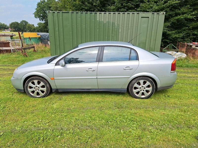 Silber Gebraucht 2002 Opel Vectra Limousine | 600 € (Superpreis) - Bild 1/4