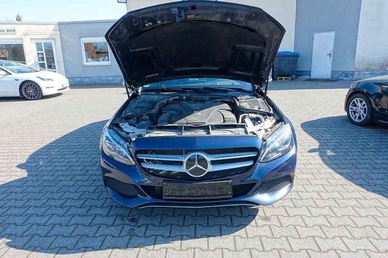 Second-hand Mercedes C400 333 CP (244 kW) 2017 Albastru Break