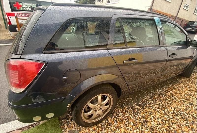 Grau Gebraucht 2006 Opel Astra Kombi | 1.699 € (Fairer Preis) - Bild 1/4