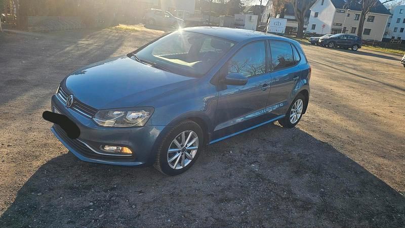 Gebraucht VW Polo 75 PS (55 kW) 2015 Blau Kleinwagen