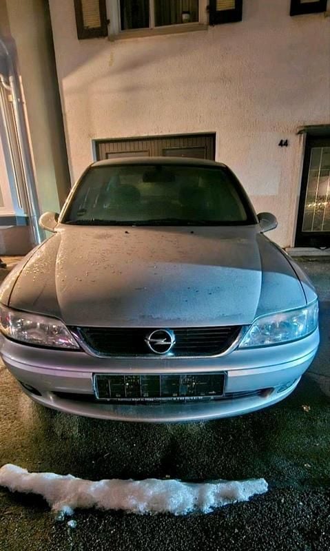 Gebraucht Opel Vectra 136 PS (100 kW) 1999 Silber Limousine