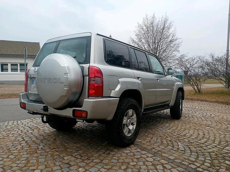 Gebraucht Nissan Patrol 160 PS (117 kW) 2005 Silber SUV