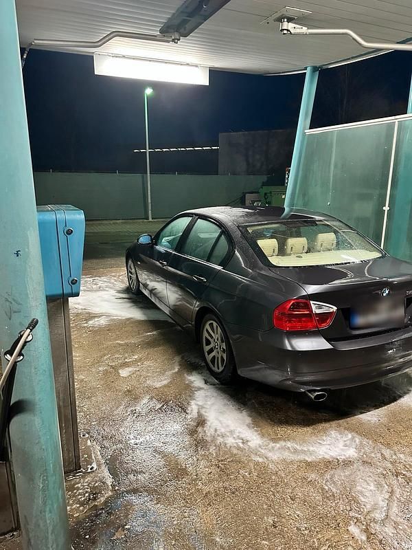 Gebraucht BMW 320 150 PS (110 kW) 2005 Grau Limousine