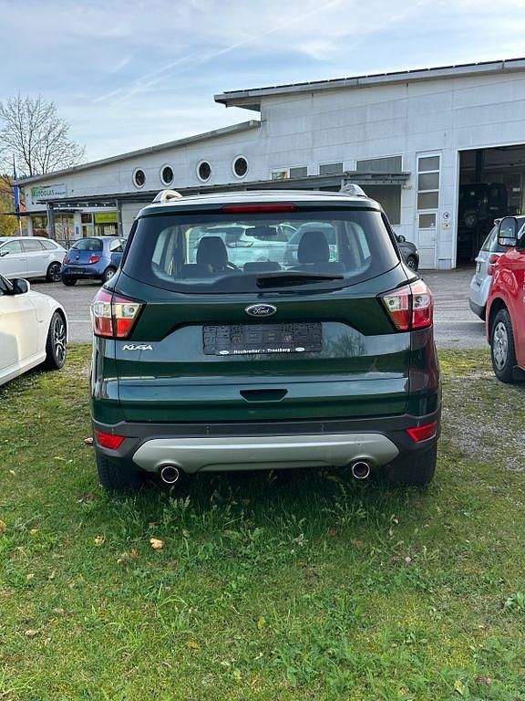 Gebraucht Ford Kuga Business Edition 150 PS (110 kW) 2017 Grün SUV