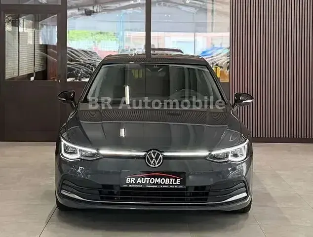 Gebraucht VW Golf VII Active 150 PS (110 kW) 2021 Delfingrau metallic Kleinwagen