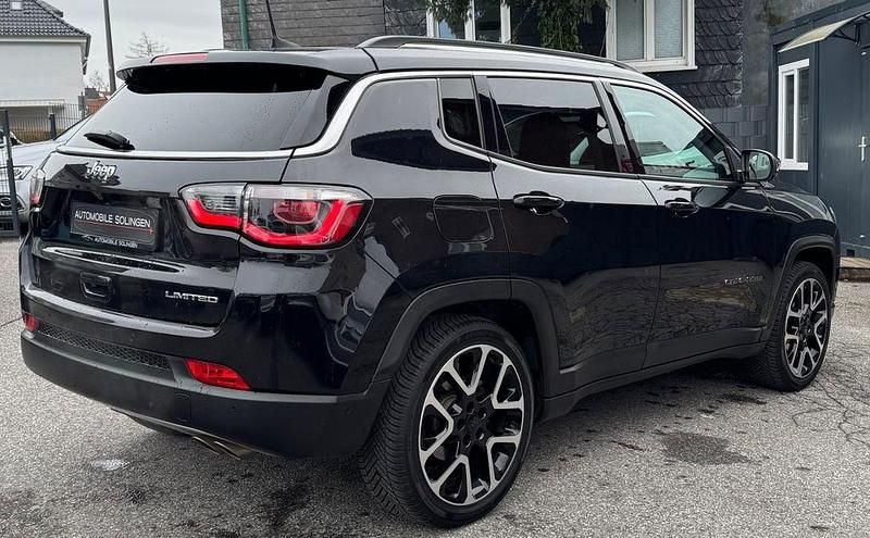 Gebraucht Jeep Compass Limited 150 PS (110 kW) 2020 Schwarz SUV