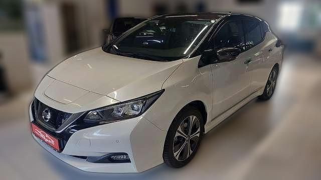 Gebraucht Nissan Leaf Tekna 160 kW (218 PS) 2021 Weiß metallic Kleinwagen