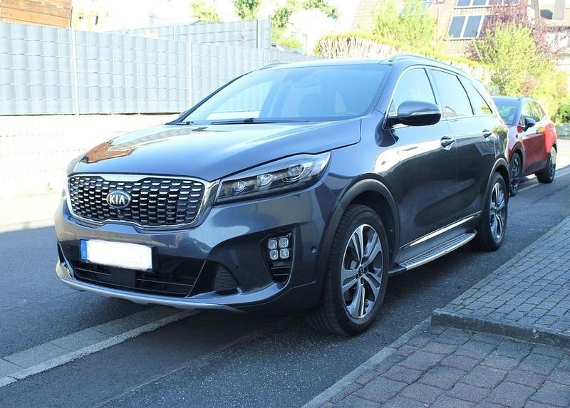 Grau Gebraucht 2018 Kia Sorento GT-Line SUV | 22.689 € (Guter Preis) - Bild 1/4