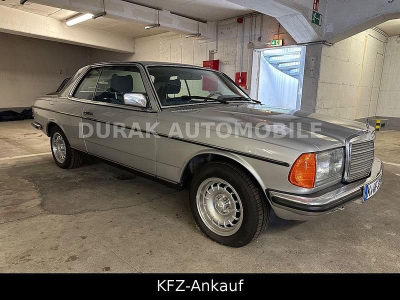 Gebraucht Mercedes 280 185 PS (136 kW) 1978 Silber Coupé