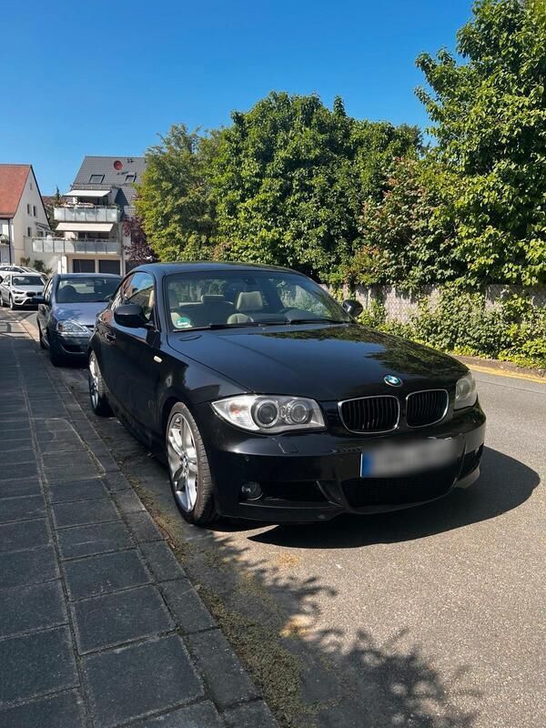 Schwarz Gebraucht 2011 BMW 123 Coupé Coupé | 7.499 € - Bild 1/4