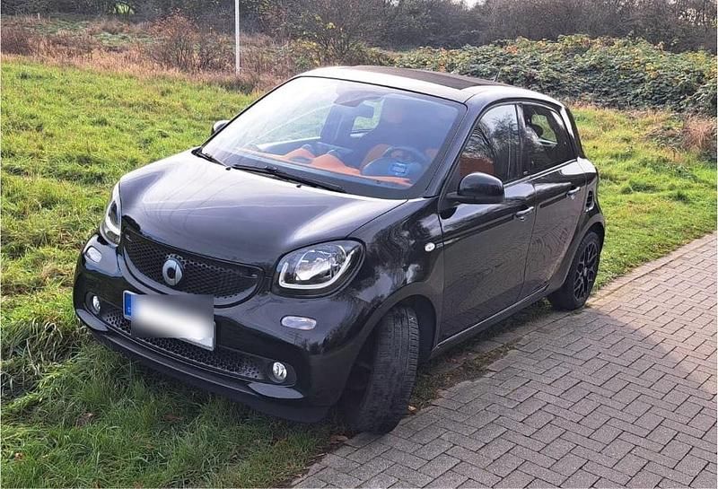 Schwarz Gebraucht 2015 Smart ForFour Passion Kleinwagen | 9.999 € (Etwas zu teuer) - Bild 1/4