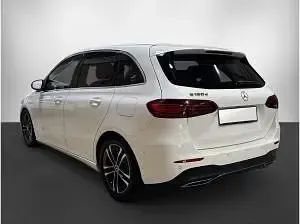 Gebraucht Mercedes B180 116 PS (85 kW) 2023 Weiß (polarweiss) Kleinwagen