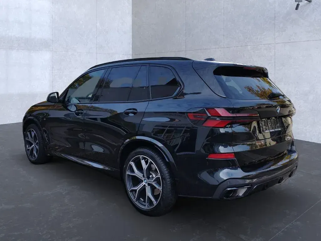 Gebraucht BMW X5 M Sport 286 PS (210 kW) 2024 Saphirschwarz SUV