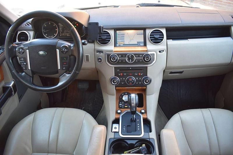 Gebraucht Land Rover Discovery 4 SE 245 PS (180 kW) 2011 Grau SUV