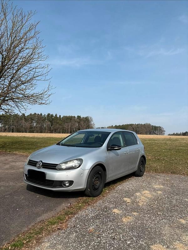 Gebraucht VW Golf VI 105 PS (77 kW) 2011 Silber Kleinwagen