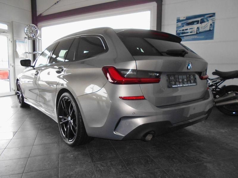 Gebraucht BMW 318 M Sport 150 PS (110 kW) 2021 Grau Limousine