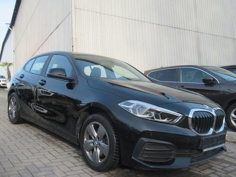 Gebraucht BMW 118 Advantage 136 PS (100 kW) 2022 Schwarz Kleinwagen