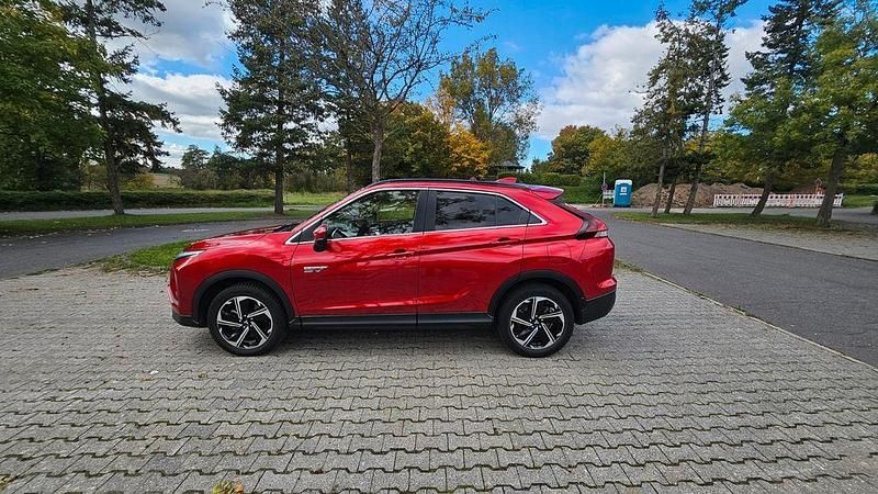 Rot Gebraucht 2021 Mitsubishi Eclipse Cross Intro Edition SUV | 21.490 € (Fairer Preis) - Bild 1/4