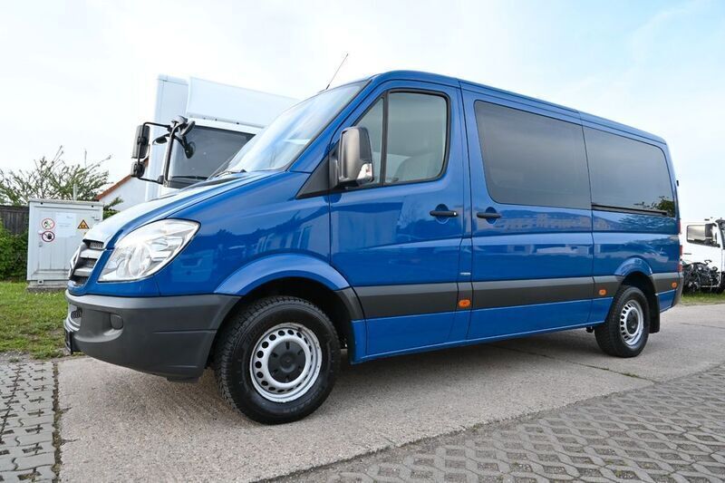 Blau Gebraucht 2012 Mercedes Sprinter Van | 22.900 € - Bild 1/4