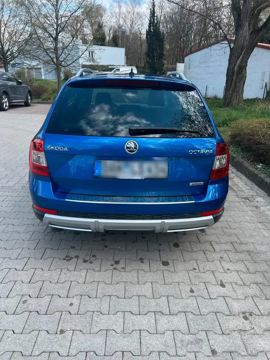 Gebraucht Skoda Octavia 184 PS (135 kW) 2014 Blau Kombi