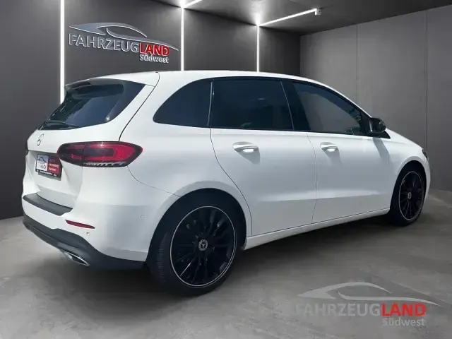 Gebraucht Mercedes B250 Business 224 PS (164 kW) 2019 Weiss Kleinwagen