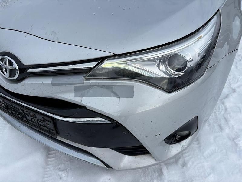 Gebraucht Toyota Avensis 147 PS (108 kW) 2018 Silber Kombi