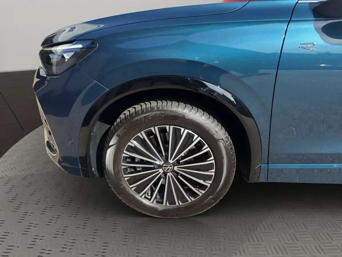 Gebraucht VW Tiguan R-line 193 PS (141 kW) 2025 Blau SUV