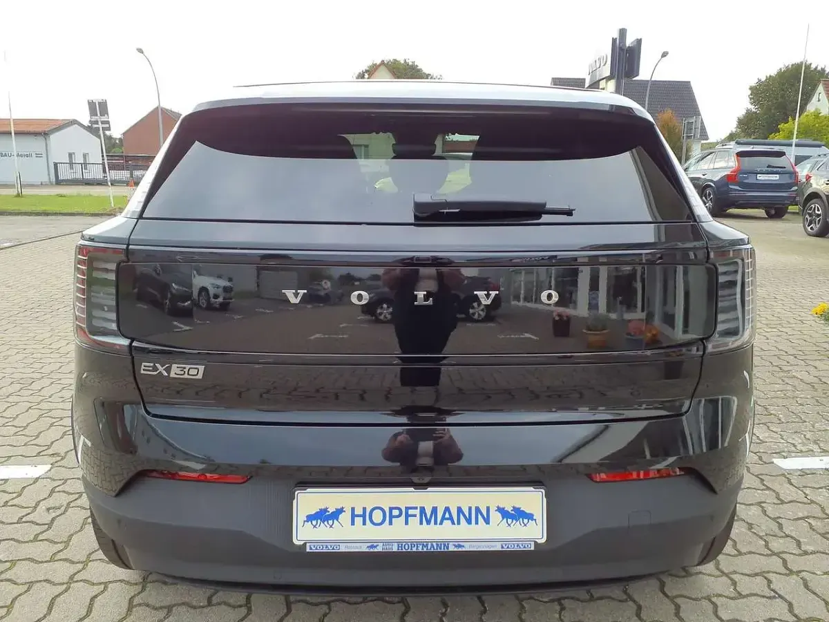 Gebraucht Volvo EX30 Plus 200 kW (272 PS) 2025 Onyx black SUV