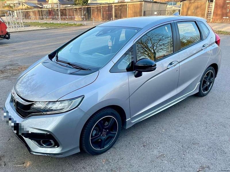 Gebraucht Honda Jazz Dynamic 131 PS (96 kW) 2019 Grau Kleinwagen