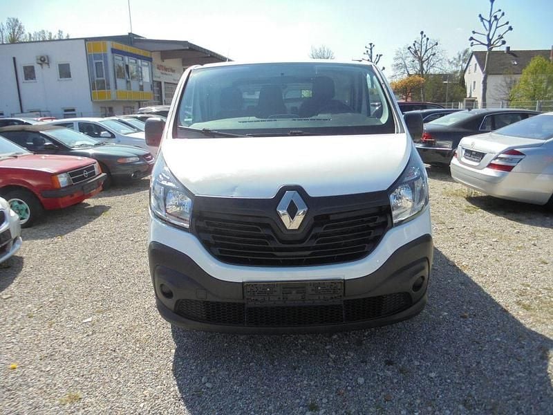 Gebraucht Renault Trafic 121 PS (88 kW) 2018 Weiß Van / Kleinbus