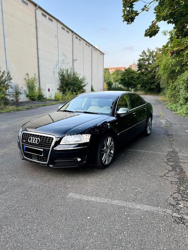 Beige Gebraucht 2006 Audi S8 Limousine | 18.333 € (Fairer Preis) - Bild 1/4