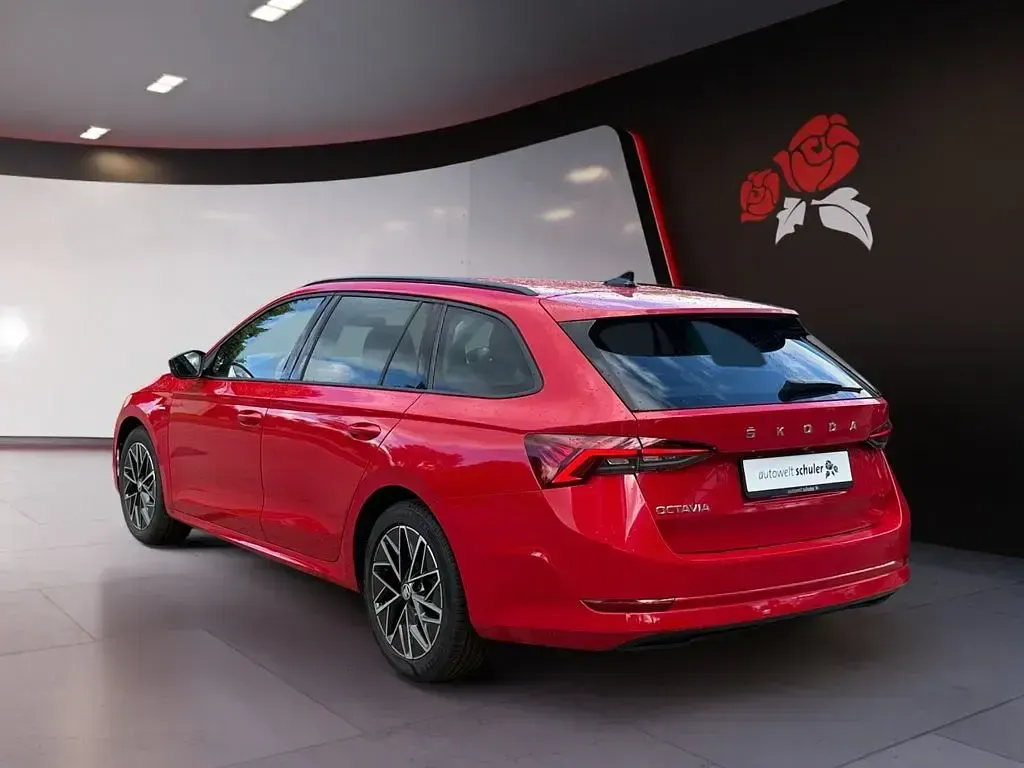 Gebraucht Skoda Octavia Clever 150 PS (110 kW) 2022 Rot Kombi