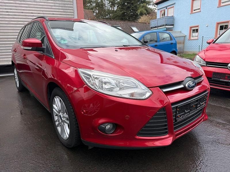 Gebraucht Ford Focus SYNC Edition 116 PS (85 kW) 2014 Rot Limousine