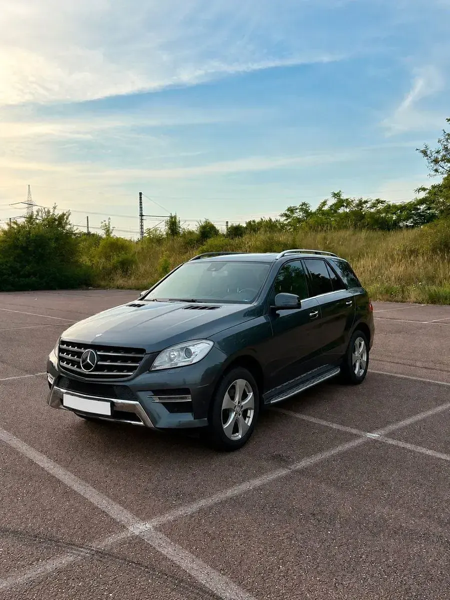 Gebraucht Mercedes ML350 306 PS (225 kW) 2012 Grau SUV