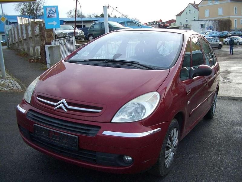 Hutzlack Gebraucht 2007 Citroën Xsara Picasso Tendance Van / Kleinbus | 490 € (Superpreis) - Bild 1/4