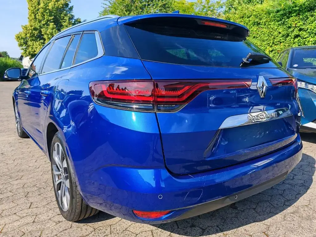 Gebraucht Renault Megane E-Tech Intens 158 PS (116 kW) 2023 Blau Limousine