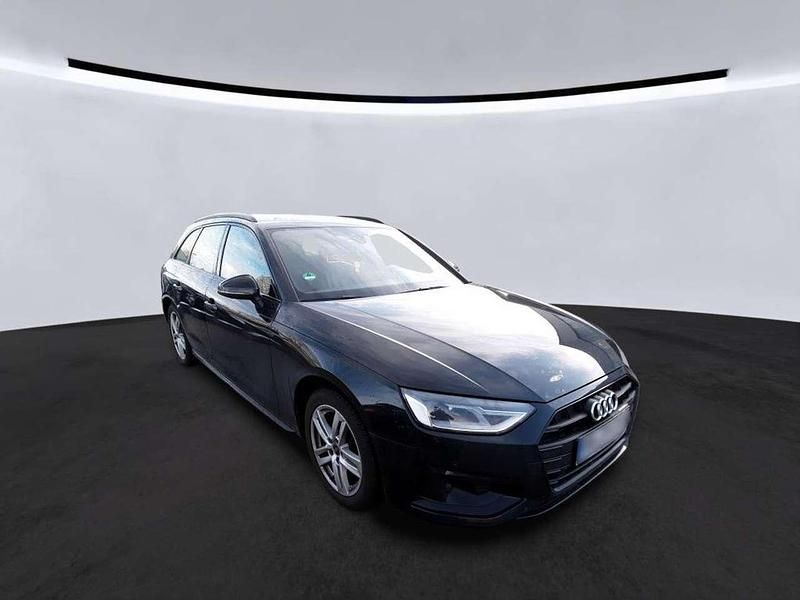 Gebraucht Audi A4 Advanced Plus 150 PS (110 kW) 2023 Mythosschwarz metallic Kombi