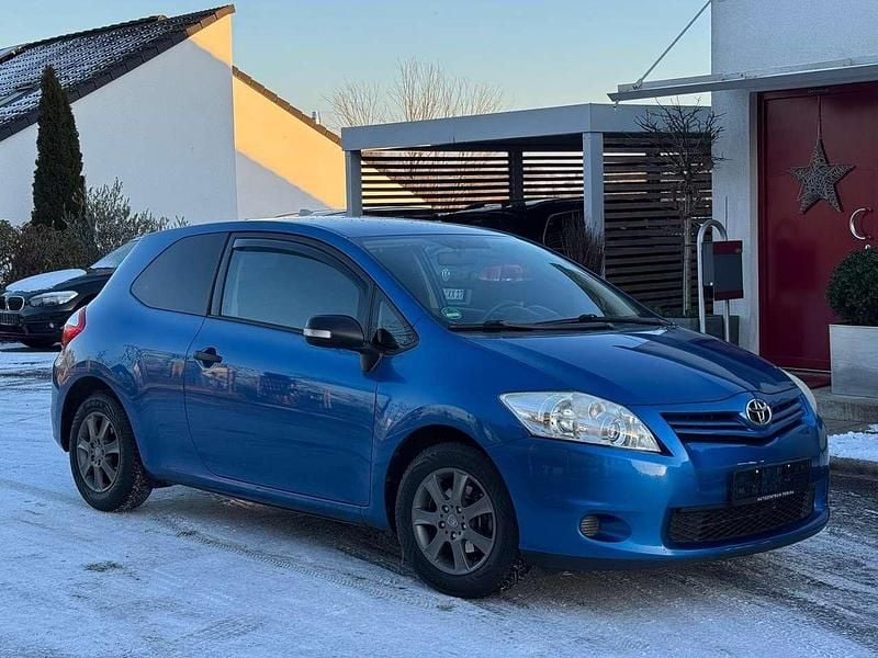 Gebraucht Toyota Auris 99 PS (72 kW) 2013 Ultramarinblau metallic Limousine