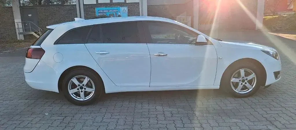 Gebraucht Opel Insignia Sport 136 PS (100 kW) 2017 Weiß Kombi