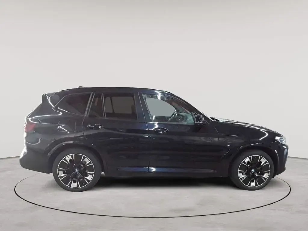 Gebraucht BMW iX3 Impressive 210 kW (286 PS) 2023 Schwarz SUV