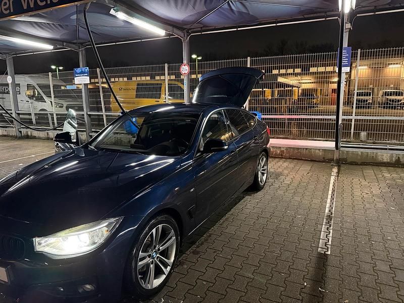 Gebraucht BMW 320 Gran Turismo 184 PS (135 kW) 2015 Blau Limousine