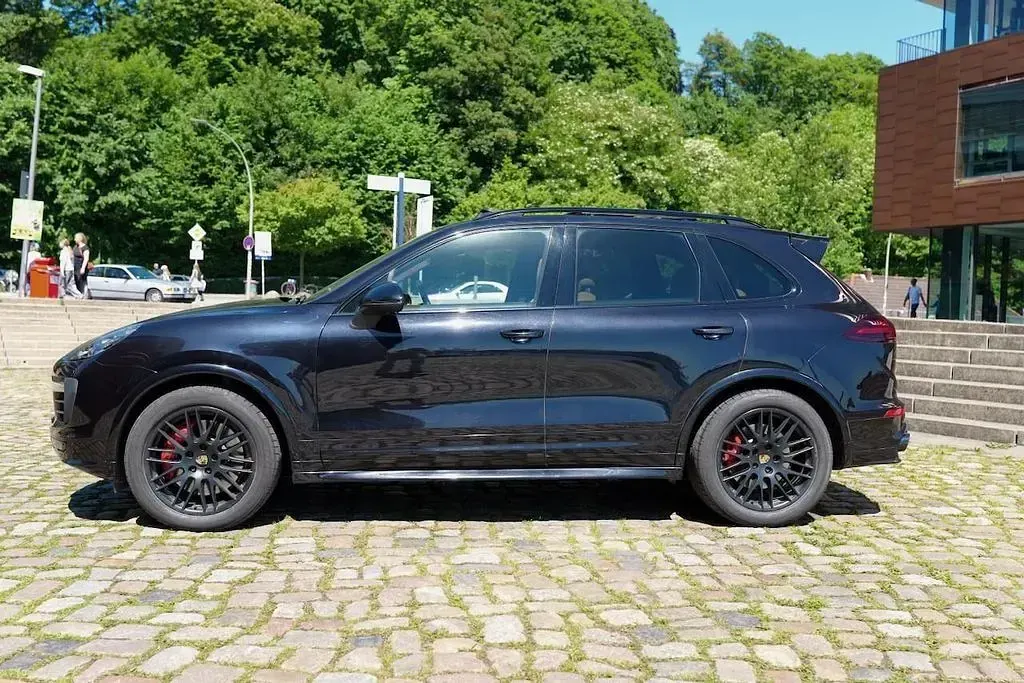 Gebraucht Porsche Cayenne GTS 441 PS (324 kW) 2016 Schwarz SUV