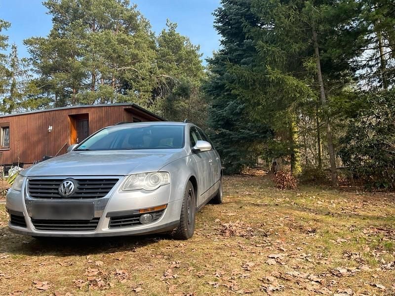 Gebraucht VW Passat 110 PS (80 kW) 2009 Silber Kombi